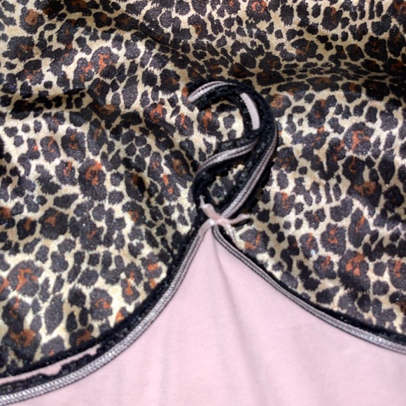 Vintage Love Embroidered Tank Top - Picture 4 of 8